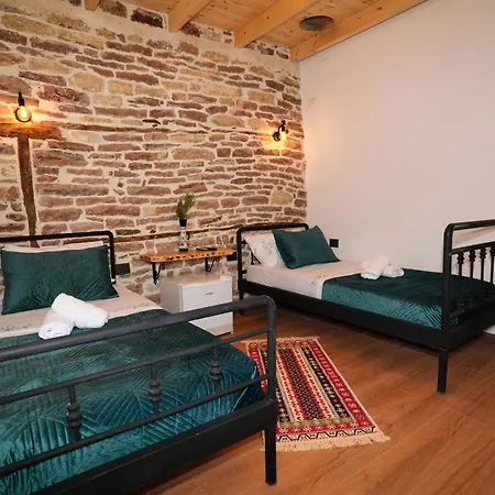 Hotel Alchemist *