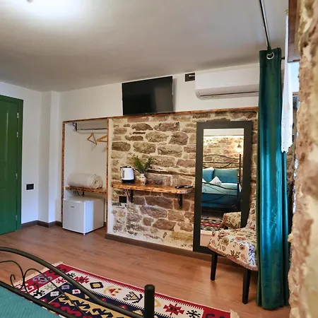 Alchemist Hotel