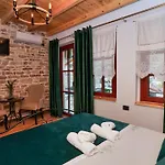 Alchemist Hotel